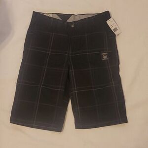 Boys volcom shorts size 25R